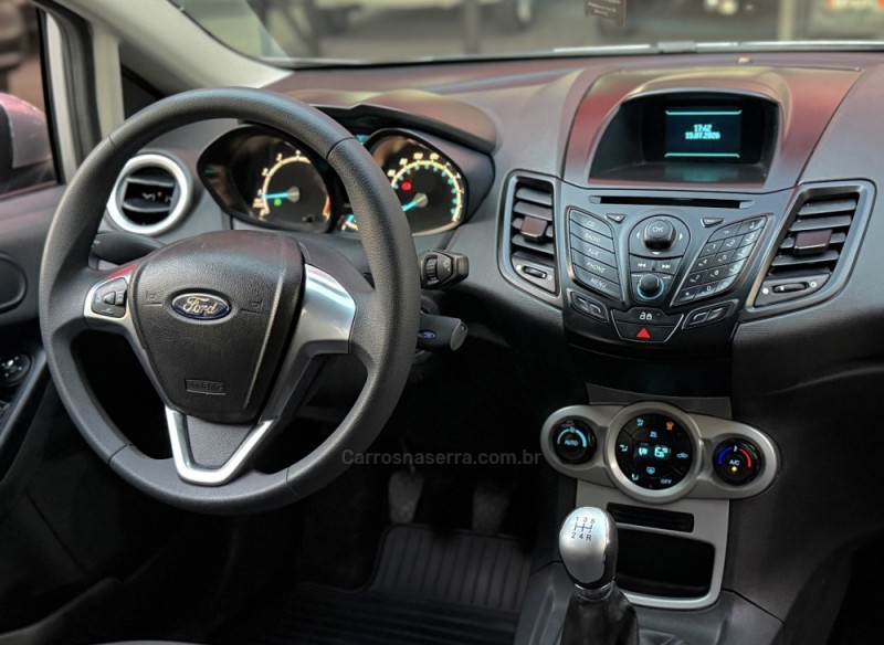 FIESTA 1.6 SE HATCH PLUS 16V FLEX 4P MANUAL - 2014 - ESTâNCIA VELHA