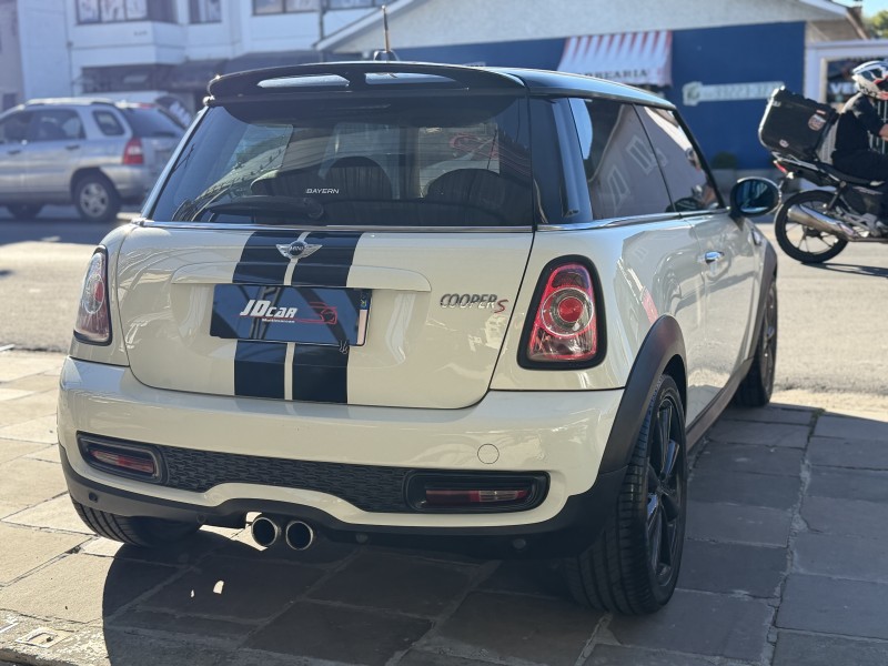 COOPER 1.6 S CLUBMAN 16V TURBO GASOLINA 3P AUTOMÁTICO - 2013 - CAXIAS DO SUL