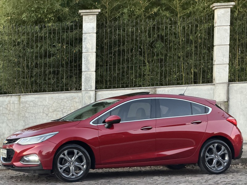 CRUZE 1.4 TURBO LTZ II SPORT HATCH 16V FLEX 4P AUTOMÁTICO - 2017 - DOIS IRMãOS