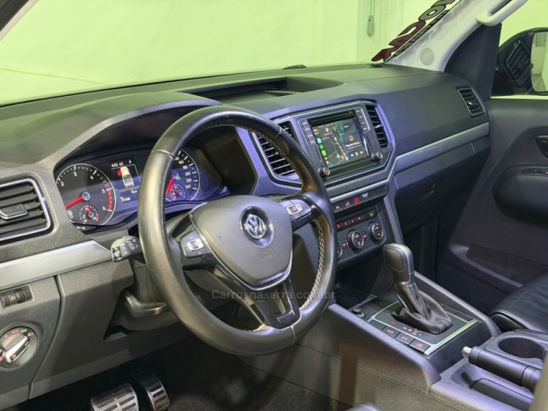 AMAROK 3.0 V6 TDI HIGHLINE CD DIESEL 4MOTION AUTOMÁTICO - 2018 - ESTâNCIA VELHA