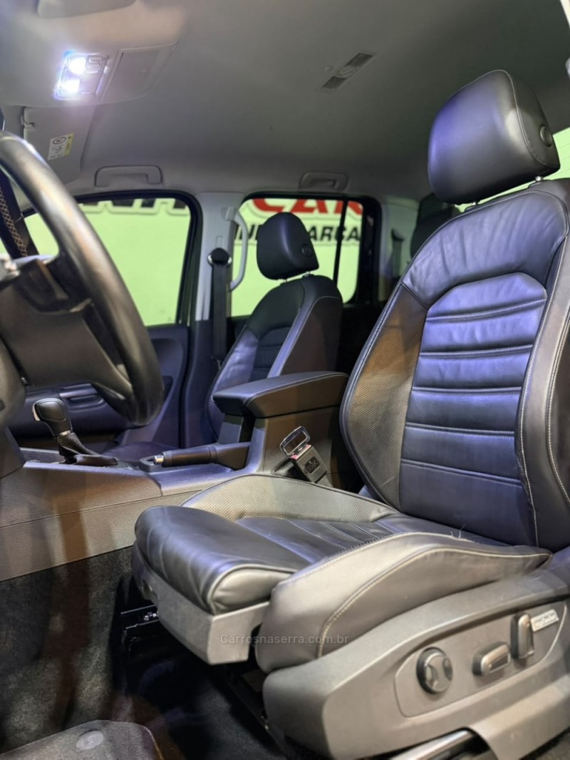 AMAROK 3.0 V6 TDI HIGHLINE CD DIESEL 4MOTION AUTOMÁTICO - 2018 - ESTâNCIA VELHA