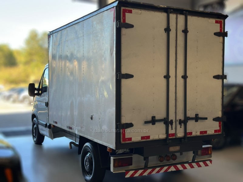 MASTER 2.5 TURBO DCI FURGÃO CURTO DIESEL 3P MANUAL - 2013 - SAPIRANGA