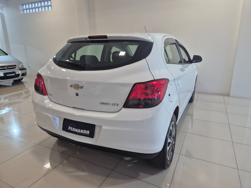 ONIX 1.4 MPFI LTZ 8V FLEX 4P MANUAL - 2015 - BENTO GONçALVES