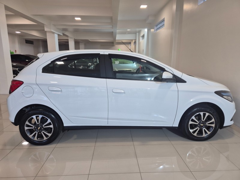 ONIX 1.4 MPFI LTZ 8V FLEX 4P MANUAL - 2015 - BENTO GONçALVES