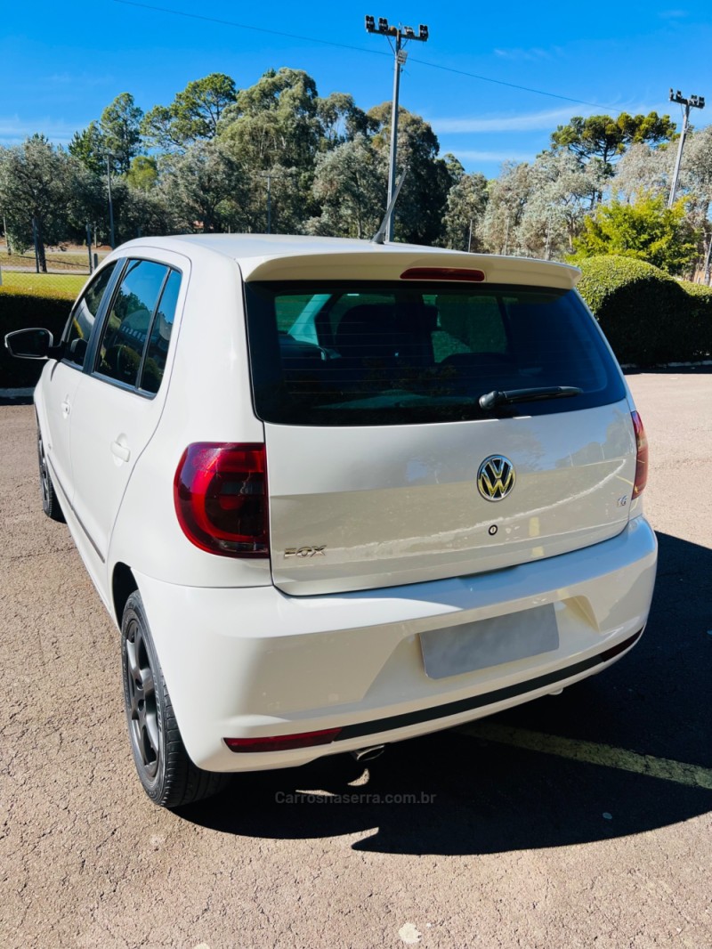 FOX 1.6 MI PRIME 8V FLEX 4P MANUAL - 2013 - NOVA PRATA
