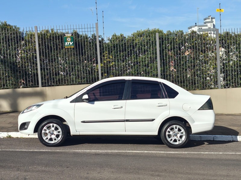 FIESTA 1.6 MPI SEDAN 8V FLEX 4P MANUAL - 2013 - FARROUPILHA