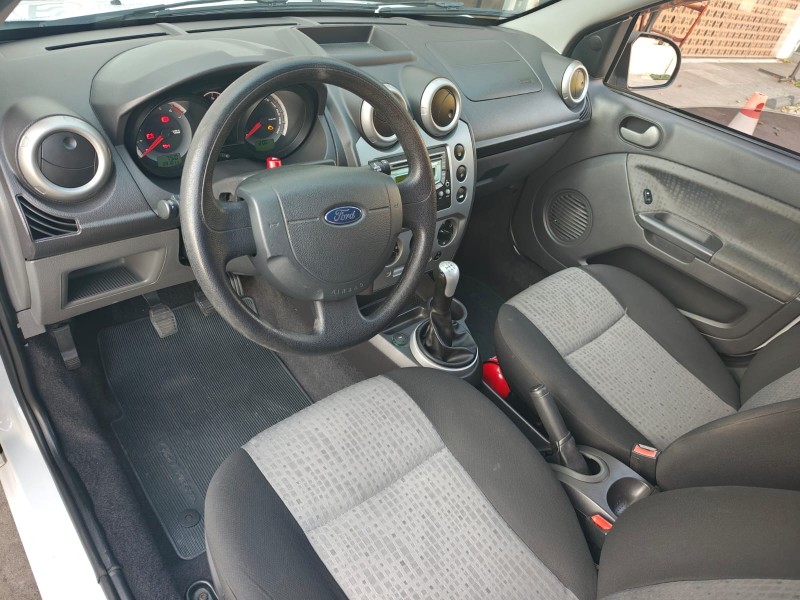 FIESTA 1.6 MPI SEDAN 8V FLEX 4P MANUAL - 2013 - FARROUPILHA