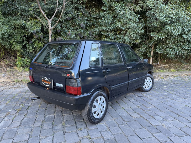 UNO 1.0 MILLE ELETRONIC 8V GASOLINA 4P MANUAL - 1994 - CAXIAS DO SUL