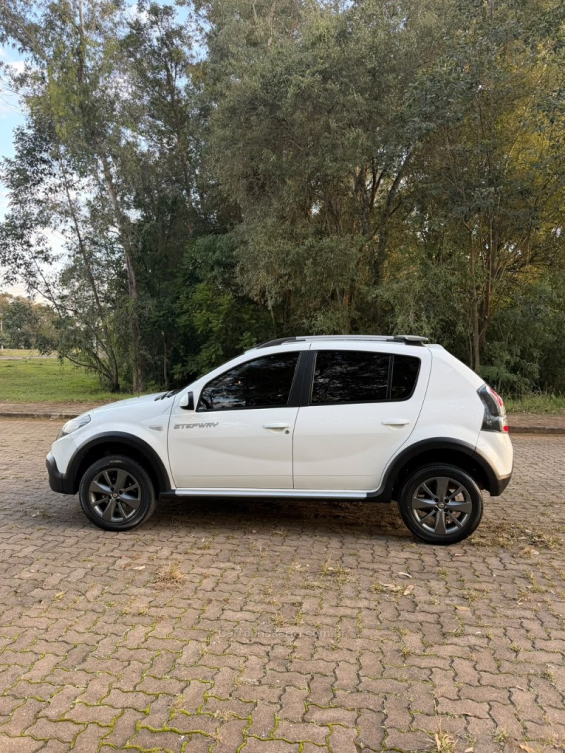 SANDERO 1.6 STEPWAY 8V FLEX 4P MANUAL - 2014 - ARROIO DO MEIO