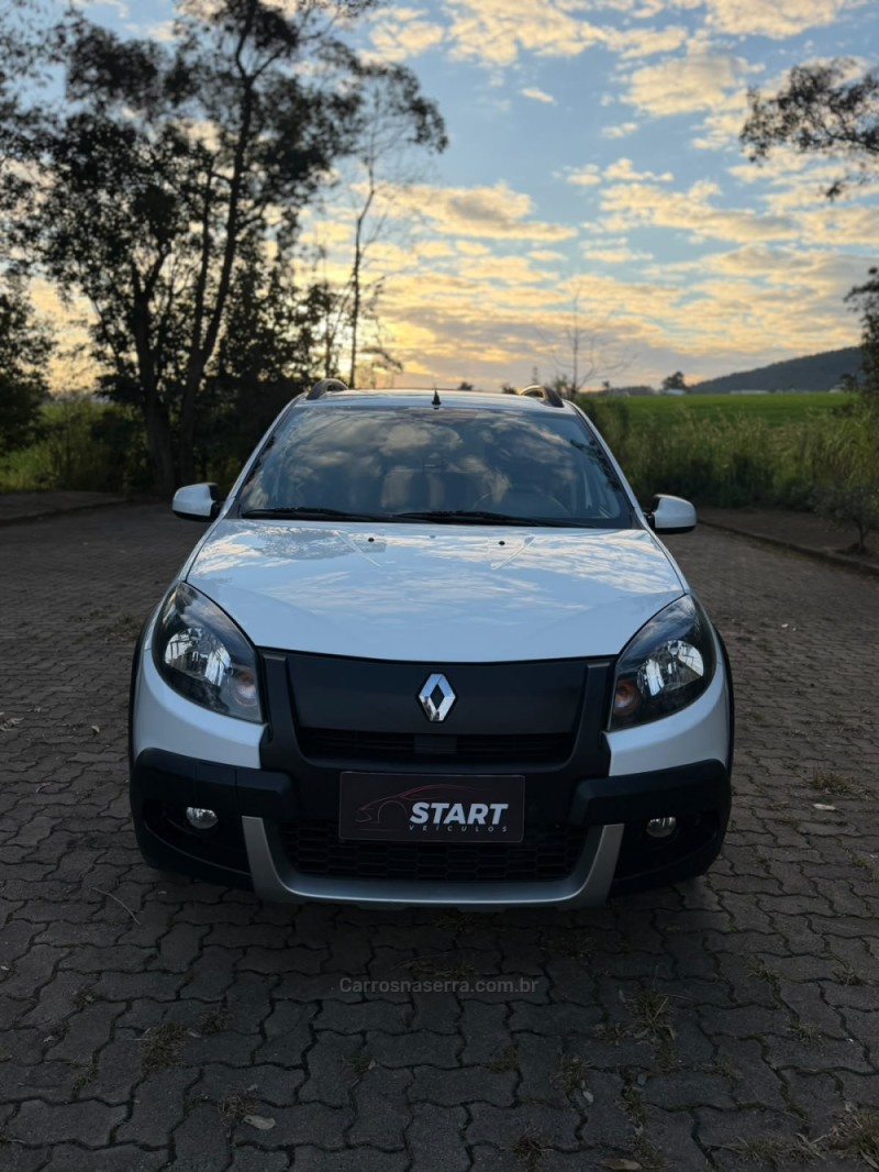 SANDERO 1.6 STEPWAY 8V FLEX 4P MANUAL - 2014 - ARROIO DO MEIO