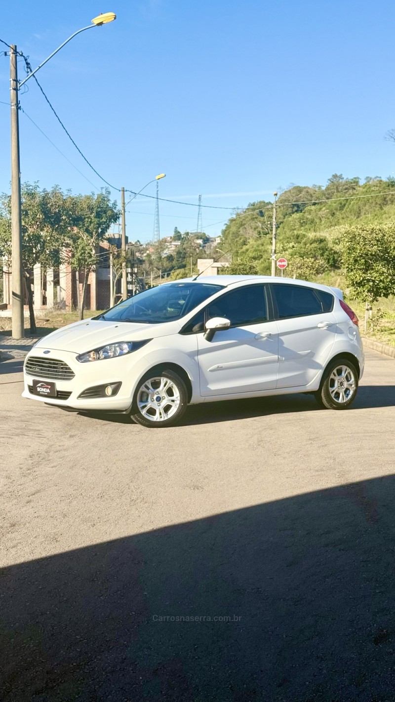 fiesta 1.6 sel hatch 16v flex 4p manual 2017 flores da cunha