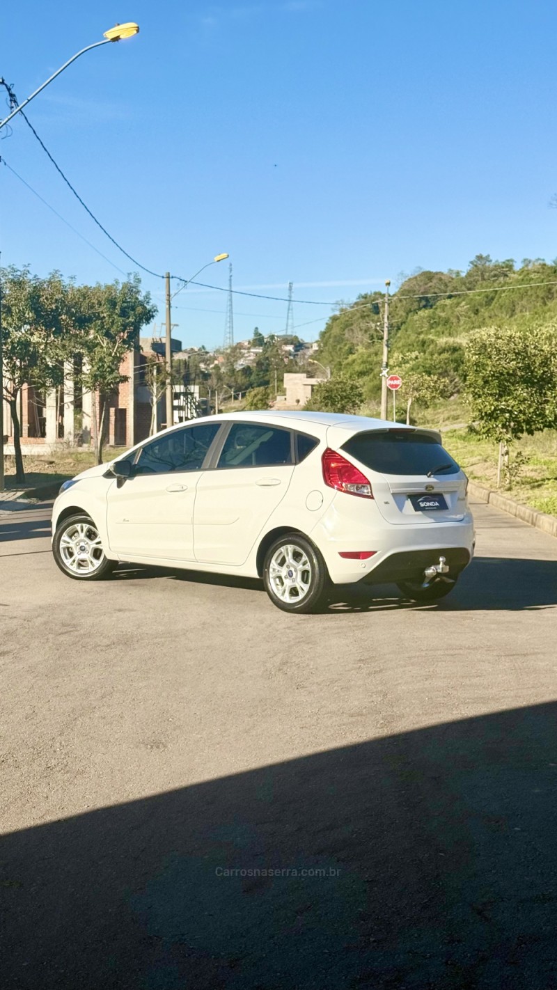 FIESTA 1.6 SEL HATCH 16V FLEX 4P MANUAL - 2017 - FLORES DA CUNHA