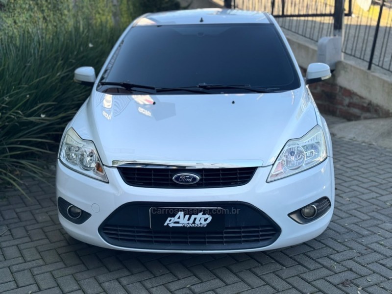 FOCUS 1.6 SE 16V FLEX 4P MANUAL - 2013 - FARROUPILHA