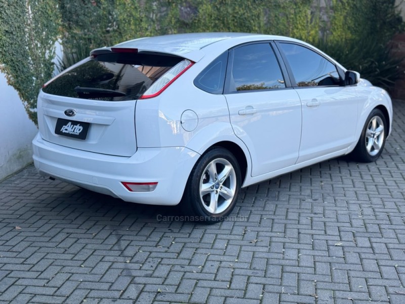FOCUS 1.6 SE 16V FLEX 4P MANUAL - 2013 - FARROUPILHA