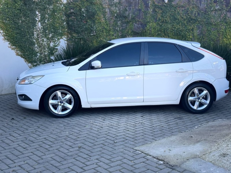 FOCUS 1.6 SE 16V FLEX 4P MANUAL - 2013 - FARROUPILHA