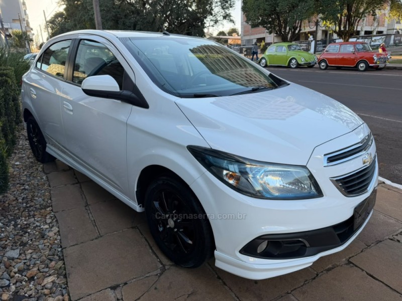 ONIX 1.4 MPFI LT 8V FLEX 4P MANUAL - 2014 - LAGOA VERMELHA
