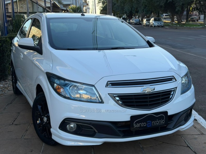 ONIX 1.4 MPFI LT 8V FLEX 4P MANUAL - 2014 - LAGOA VERMELHA
