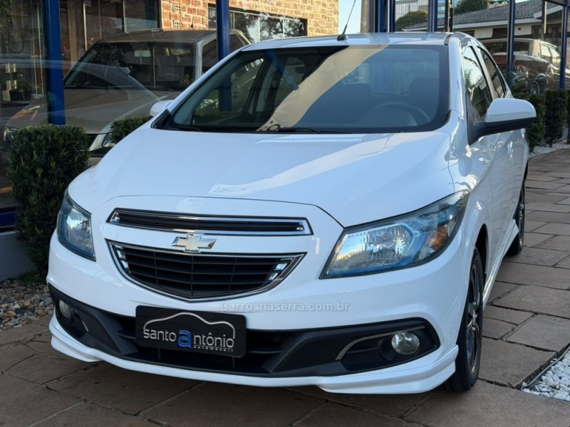 ONIX 1.4 MPFI LT 8V FLEX 4P MANUAL - 2014 - LAGOA VERMELHA