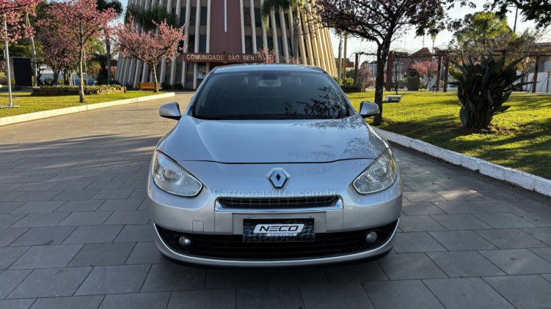 fluence 2.0 dynamique 16v flex 4p automatico 2013 bento goncalves