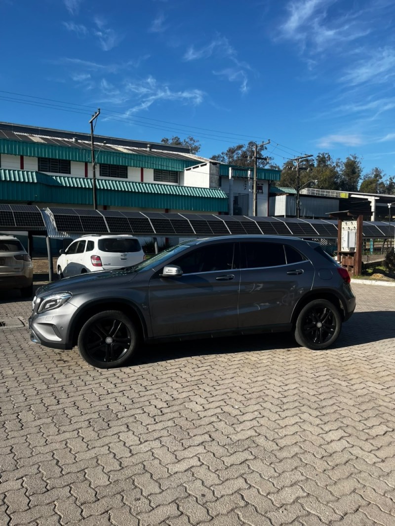 GLA 200 1.6 CGI ADVANCE 16V TURBO FLEX 4P AUTOMÁTICO - 2017 - CARLOS BARBOSA