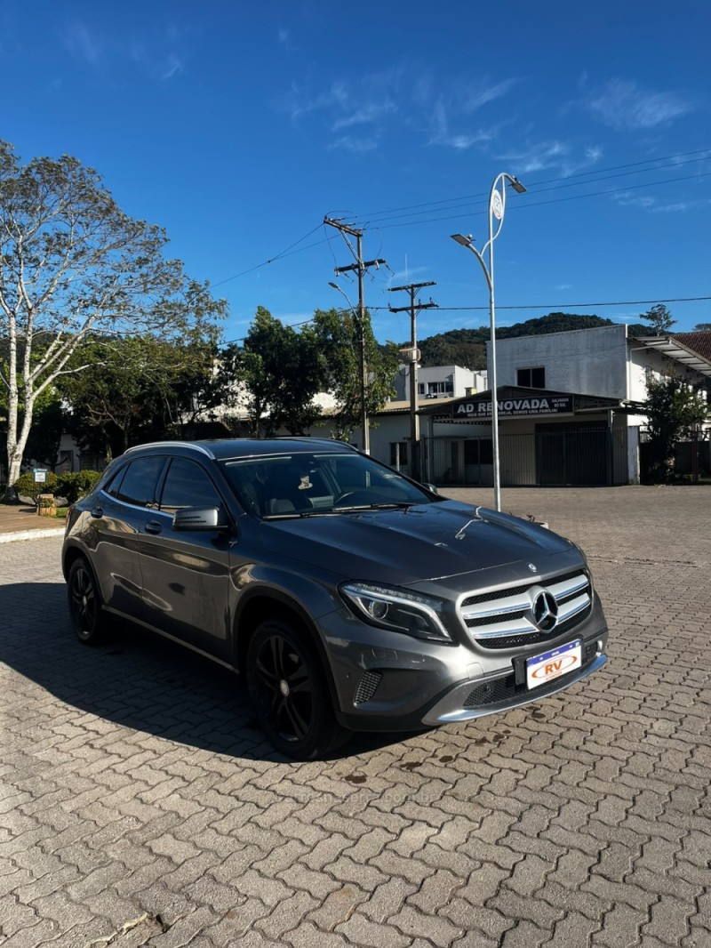 GLA 200 1.6 CGI ADVANCE 16V TURBO FLEX 4P AUTOMÁTICO - 2017 - CARLOS BARBOSA