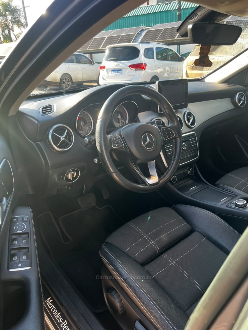 GLA 200 1.6 CGI ADVANCE 16V TURBO FLEX 4P AUTOMÁTICO - 2017 - CARLOS BARBOSA