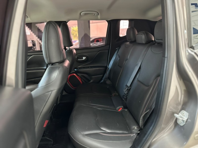 RENEGADE 2.0 16V TURBO DIESEL TRAILHAWK 4P 4X4 AUTOMÁTICO - 2019 - NOVO HAMBURGO