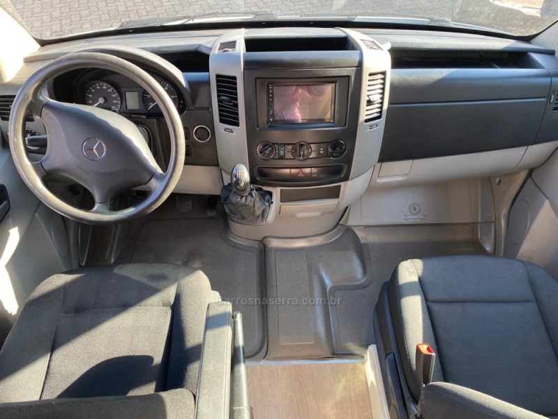 SPRINTER 2.1 FURGÃO 415 CDI TETO ALTO DIESEL 3P MANUAL - 2013 - LAJEADO