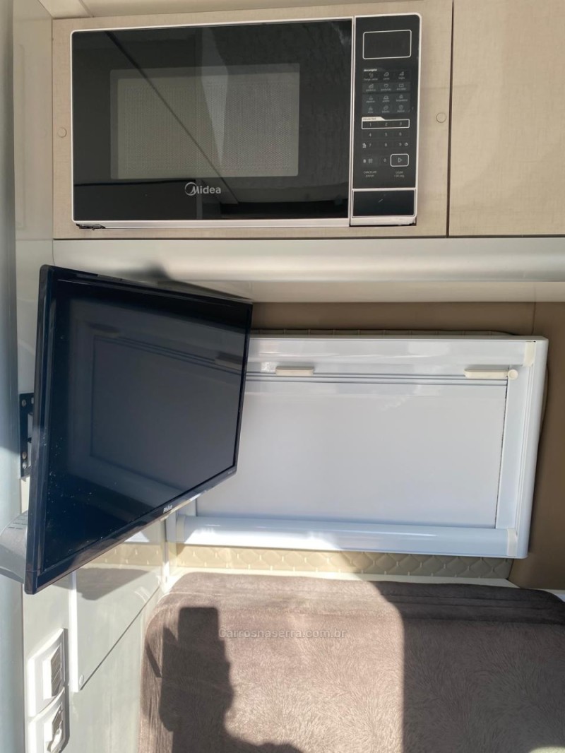 SPRINTER 2.1 FURGÃO 415 CDI TETO ALTO DIESEL 3P MANUAL - 2013 - LAJEADO
