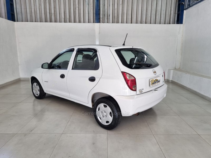 CELTA 1.0 MPFI SPIRIT 8V FLEX 4P MANUAL - 2011 - VACARIA