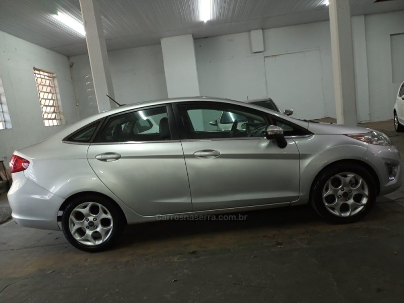 FIESTA 1.6 SE SEDAN 16V FLEX 4P MANUAL
