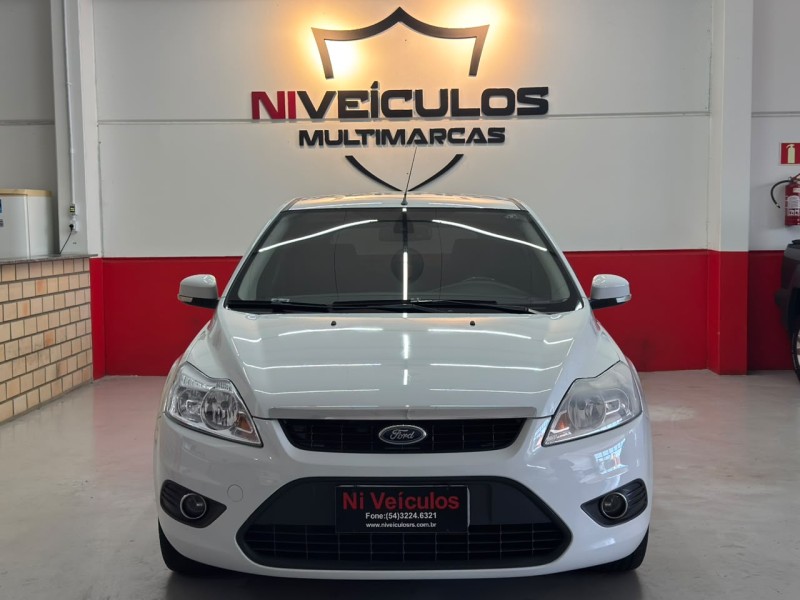 FOCUS 2.0 SE PLUS 16V FLEX 4P AUTOMÁTICO - 2013 - CAXIAS DO SUL
