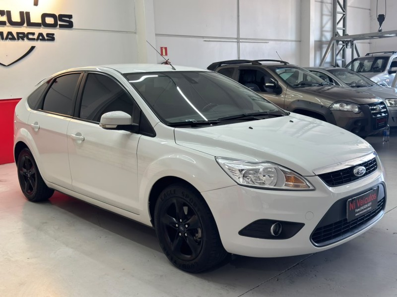 FOCUS 2.0 SE PLUS 16V FLEX 4P AUTOMÁTICO - 2013 - CAXIAS DO SUL