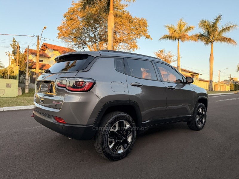 COMPASS 2.0 16V DIESEL TRAILHAWK 4X4 AUTOMÁTICO - 2017 - SãO LEOPOLDO