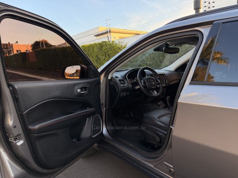 COMPASS 2.0 16V DIESEL TRAILHAWK 4X4 AUTOMÁTICO - 2017 - SãO LEOPOLDO