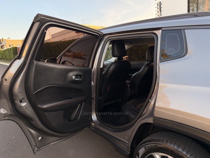 COMPASS 2.0 16V DIESEL TRAILHAWK 4X4 AUTOMÁTICO - 2017 - SãO LEOPOLDO