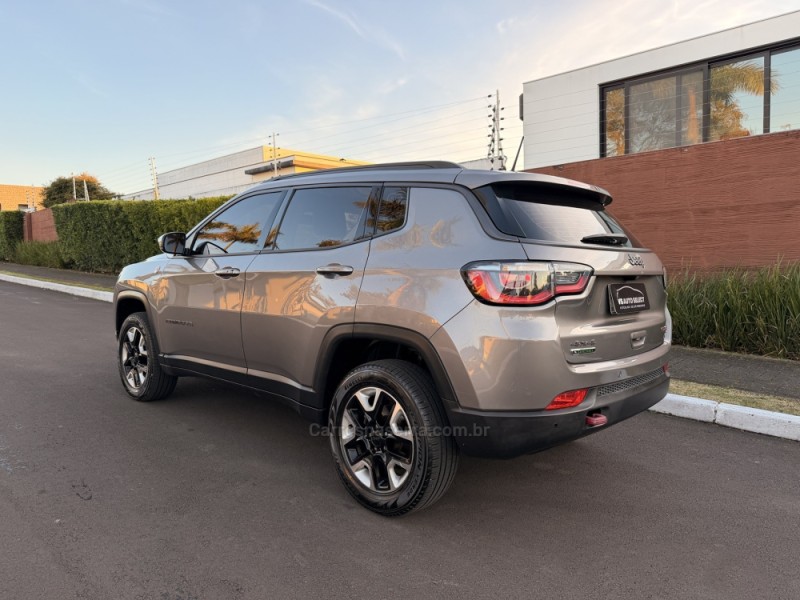 COMPASS 2.0 16V DIESEL TRAILHAWK 4X4 AUTOMÁTICO - 2017 - SãO LEOPOLDO