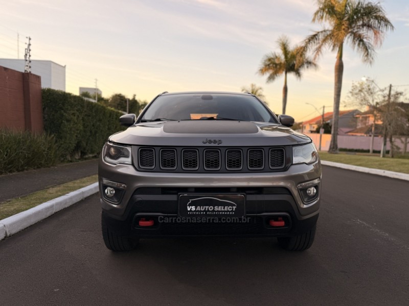 COMPASS 2.0 16V DIESEL TRAILHAWK 4X4 AUTOMÁTICO - 2017 - SãO LEOPOLDO