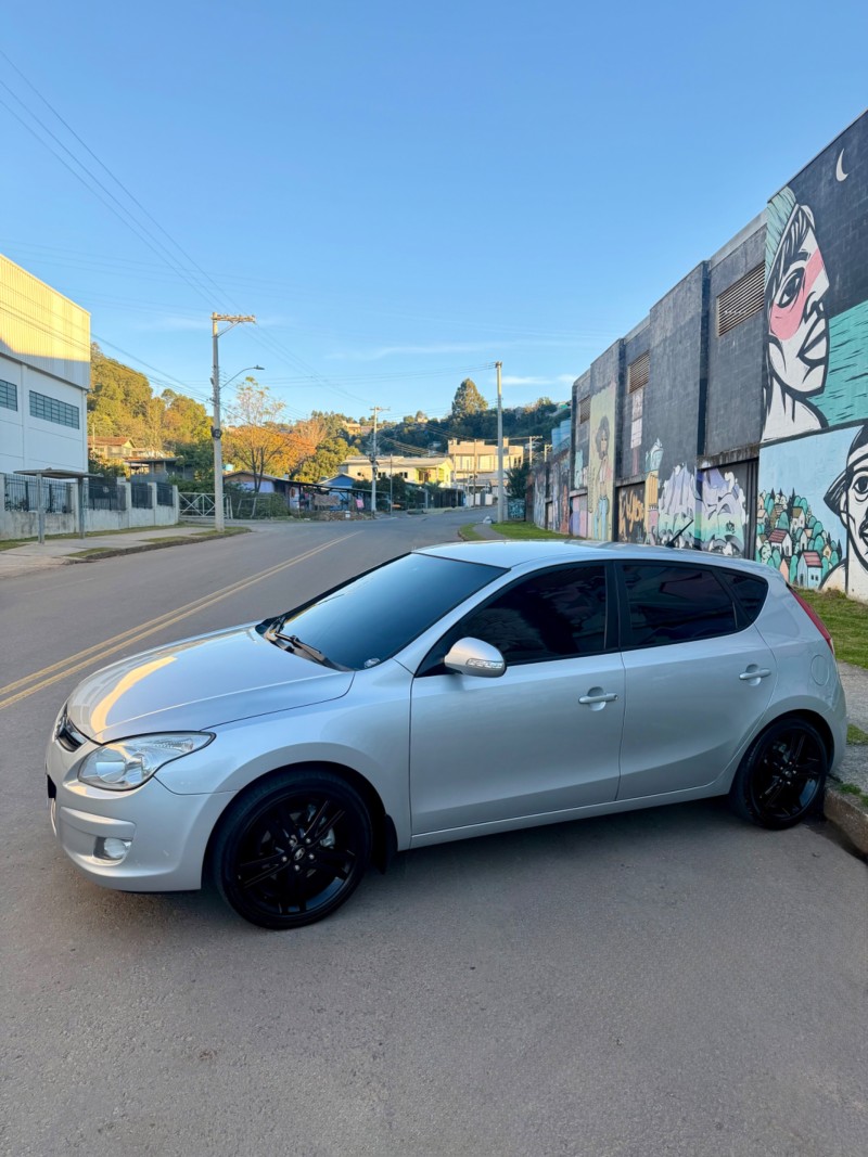 I30 2.0 MPFI GLS 16V GASOLINA 4P MANUAL - 2011 - CAXIAS DO SUL