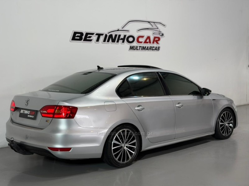 JETTA 2.0 COMFORTLINE FLEX 4P TIPTRONIC - 2011 - ESTâNCIA VELHA