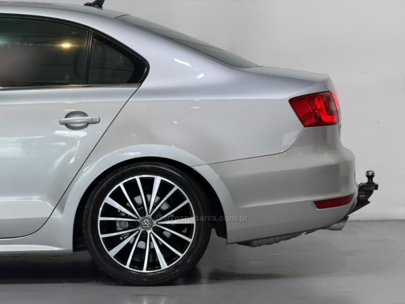 JETTA 2.0 COMFORTLINE FLEX 4P TIPTRONIC - 2011 - ESTâNCIA VELHA