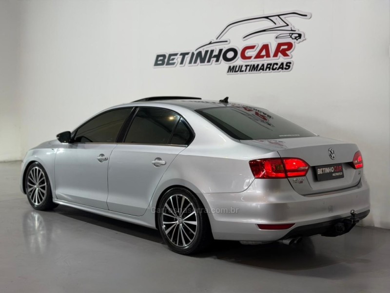 JETTA 2.0 COMFORTLINE FLEX 4P TIPTRONIC - 2011 - ESTâNCIA VELHA