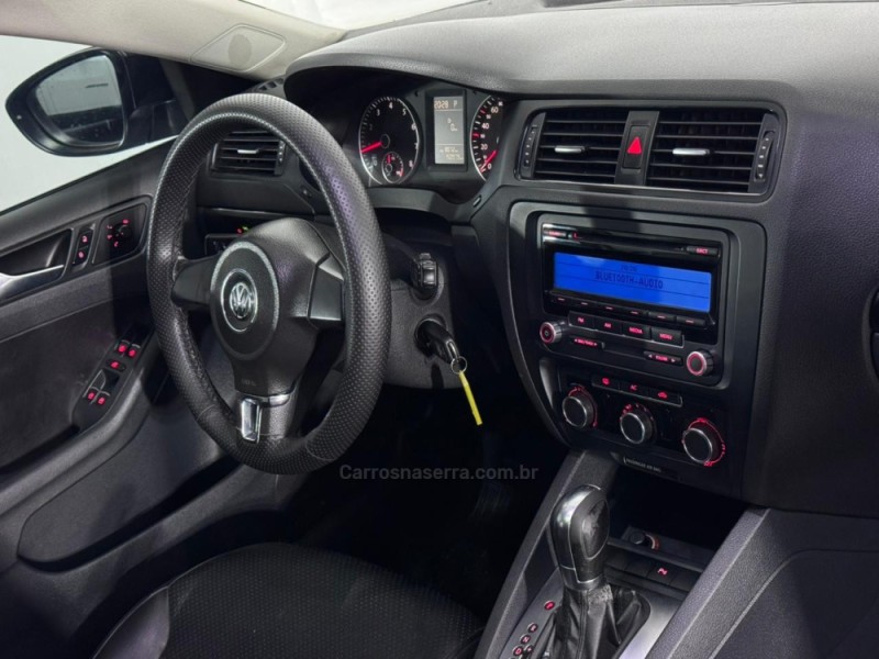 JETTA  - 2011 - ESTâNCIA VELHA