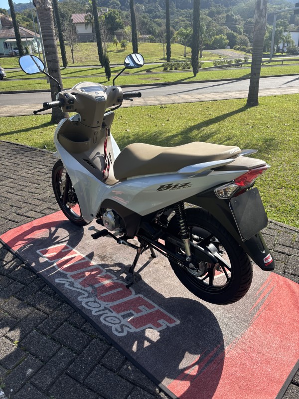 BIZ 125 EX - 2025 - FELIZ