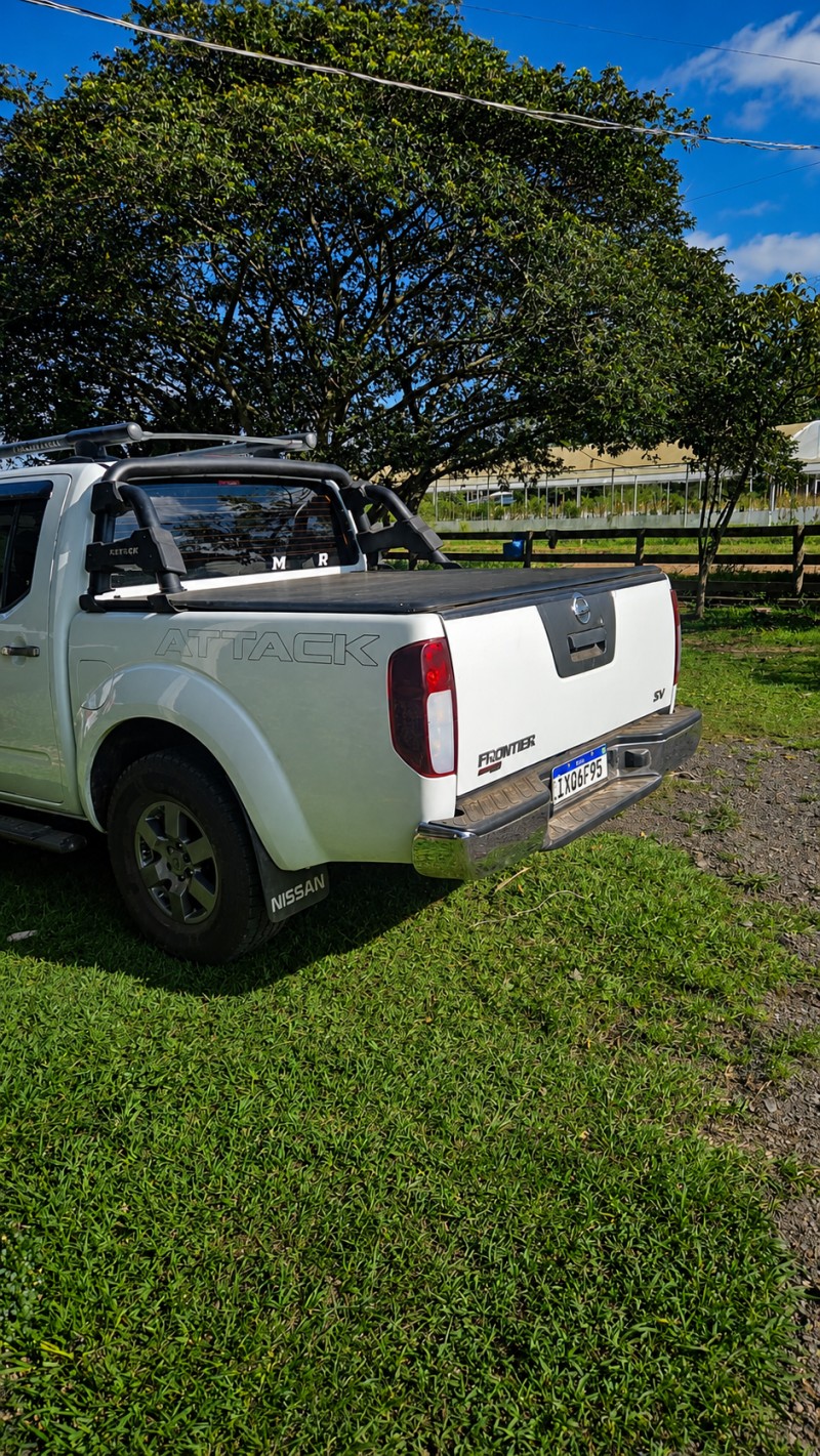 FRONTIER 2.5 SV ATTACK 4X4 CD TURBO ELETRONIC DIESEL 4P AUTOMÁTICO - 2016 - GARIBALDI