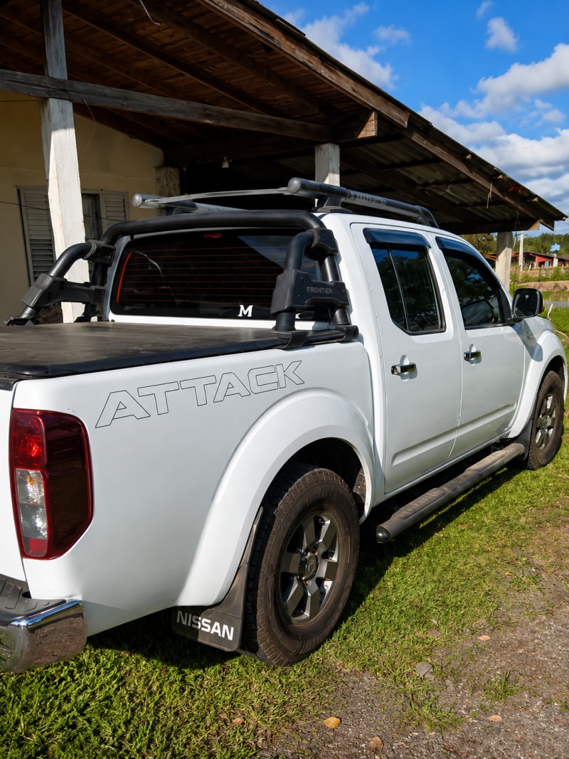 FRONTIER 2.5 SV ATTACK 4X4 CD TURBO ELETRONIC DIESEL 4P AUTOMÁTICO - 2016 - GARIBALDI