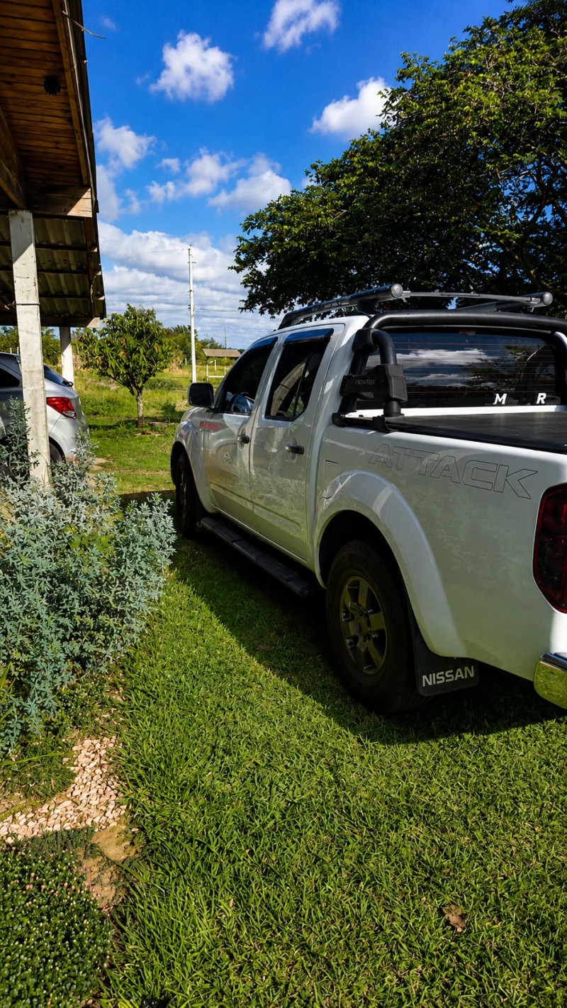 FRONTIER 2.5 SV ATTACK 4X4 CD TURBO ELETRONIC DIESEL 4P AUTOMÁTICO - 2016 - GARIBALDI