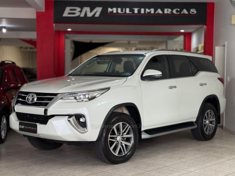 HILUX SW4 2.8 SRX 4X4 7 LUGARES 16V TURBO INTERCOOLER DIESEL 4P AUTOMÁTICO - 2020 - GUAPORé