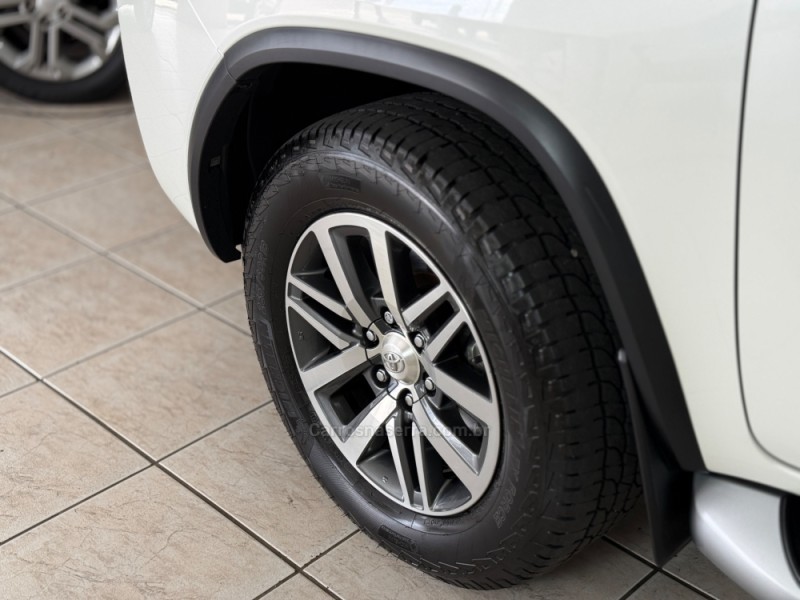 HILUX SW4 2.8 SRX 4X4 7 LUGARES 16V TURBO INTERCOOLER DIESEL 4P AUTOMÁTICO - 2020 - GUAPORé