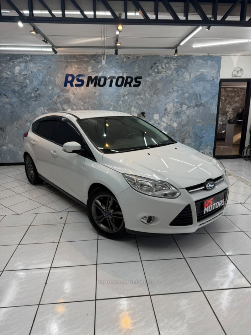FOCUS 2.0 SE HATCH 16V FLEX 4P AUTO - 2015 - CAXIAS DO SUL